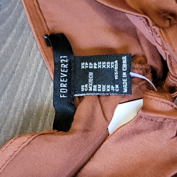 Forever 21 ruched drawstring peasant sleeve crop top - Picture 4 of 7